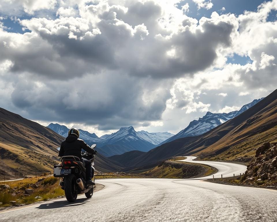 Tips voor motorrijden in verschillende weersomstandigheden